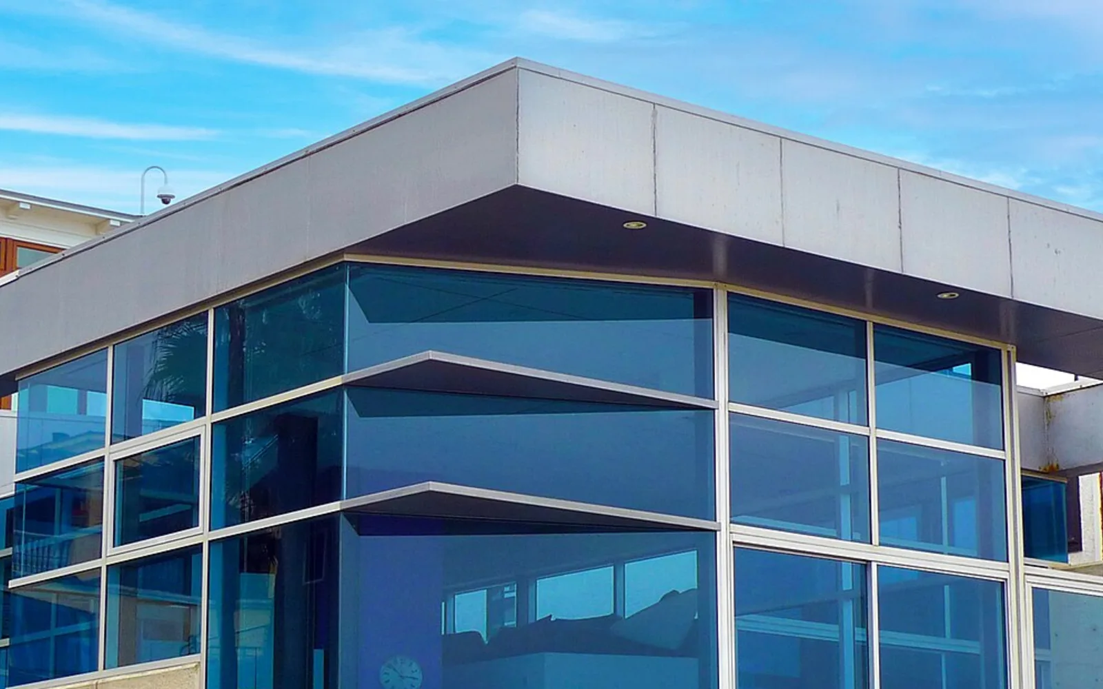 Glass Strand House architecture in Manhattan Beach